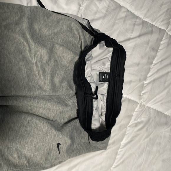 Men’s Nike shorts - Picture 3 of 4